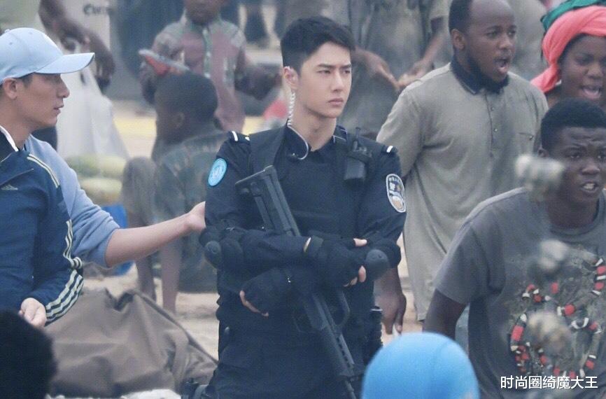 王一博|王一博《抉择》剧照被骂丑，眼睛无神像犯困，观众吐槽不适合演正剧