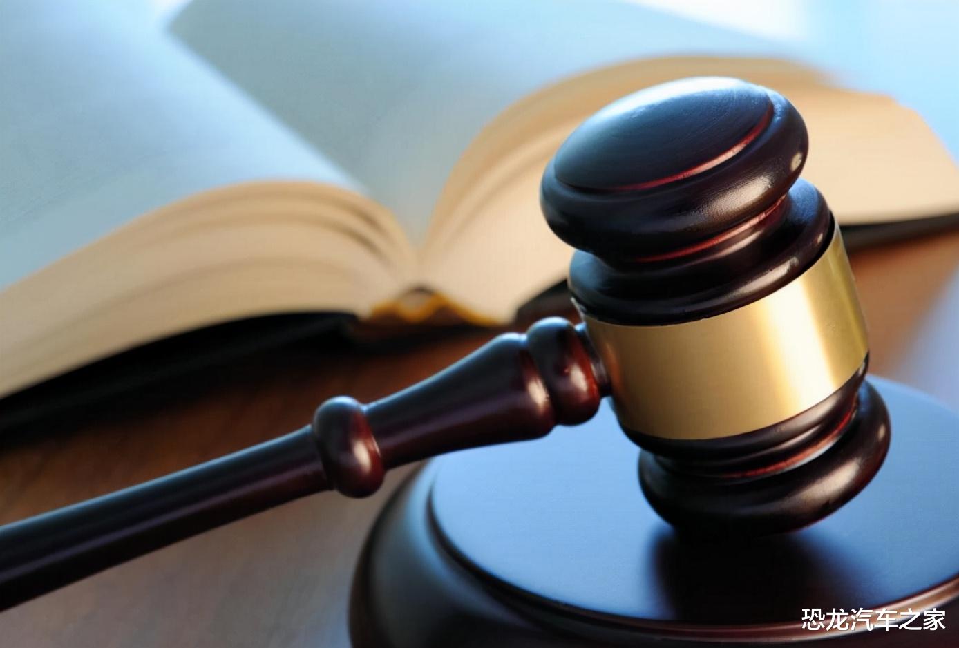  亲爹不慎驾车撞死亲儿子，夫妇索赔保险公司138万，法院判了