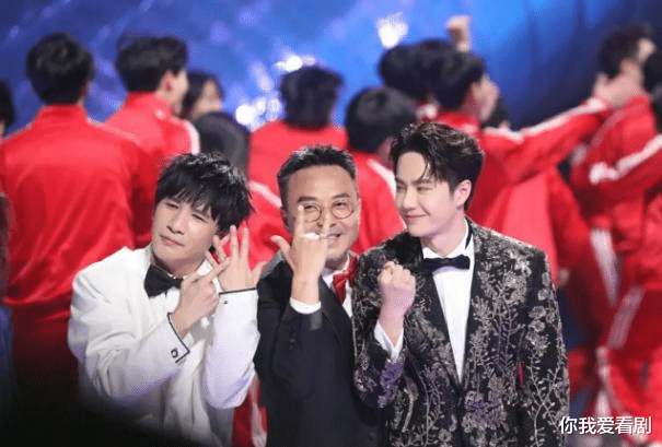 何炅|跨年晚会上,何炅吴昕拥抱,杨幂周笔畅合体,王一博汪涵同框真好