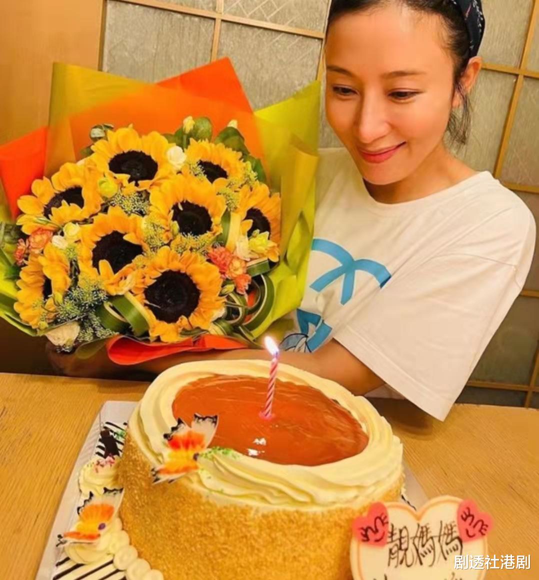 平安|恭喜！TVB人气小生晒儿子脚丫照报平安，视后太太秘密诞子凑成好字