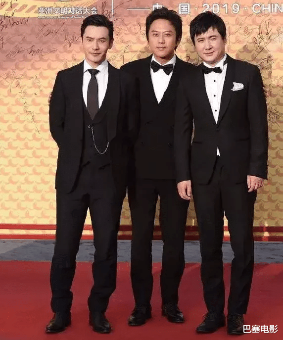 关晓彤|明星红毯同框太虐了，有人是公主和女王，有人是丫鬟和村姑