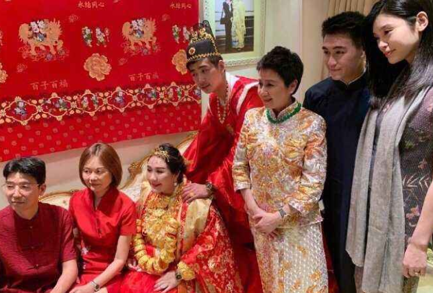 十万个家居为什么|看看何超盈在澳门的豪宅：室内是宫廷风装饰，每件家具都价值不菲