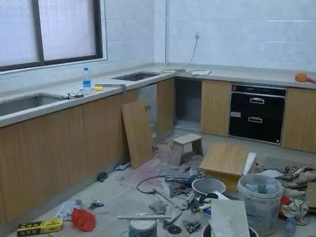 |新房装修，不顾反对老公坚持自己砌橱柜，没想到效果这么好！