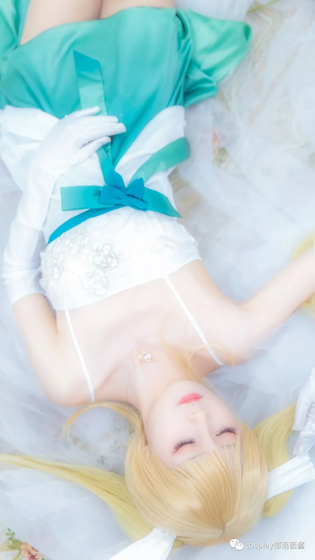 路人女主的养成方法|cos：路人女主礼服英梨梨@果冻君