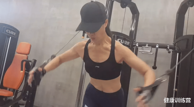 运动|人称健身少女的52岁阿姨,貌美如初,这项运动给她加了不少分