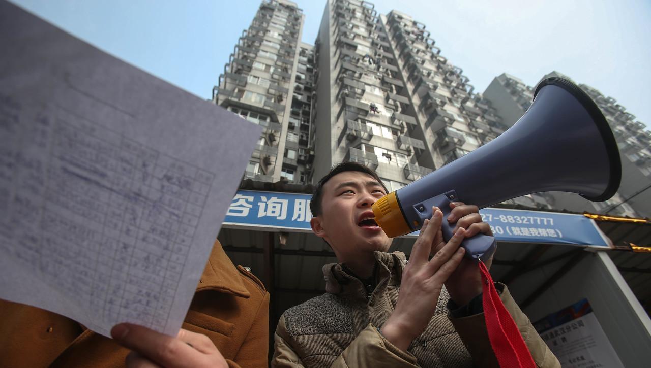 周旭阳嘉应 大学生人才过剩，教育内卷严重，如今学历真的不值钱了吗？