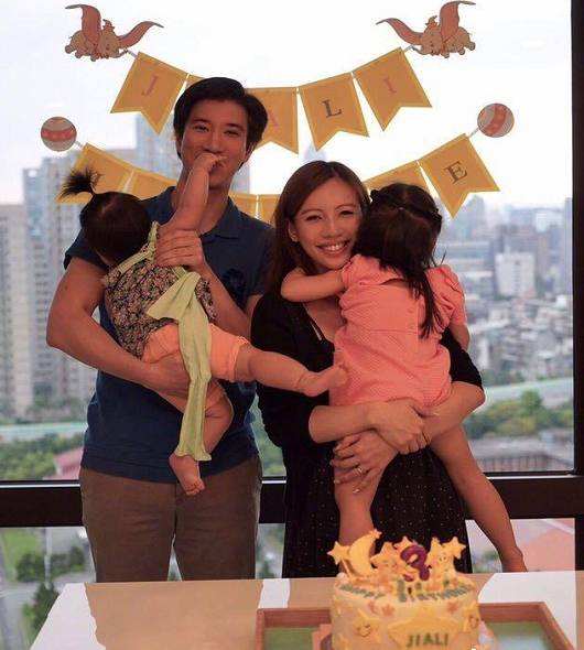 王力宏|王力宏官宣离婚！她10岁时被看上，生三个孩子，始终熬不过现实