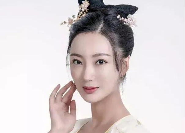 电影|被男友骗她拍性感片，却意外走红，不温不火却仍然有戏可拍