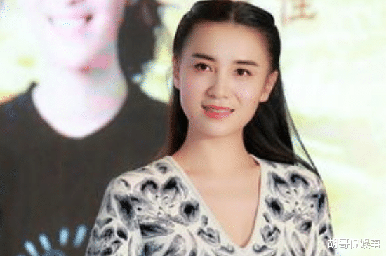 杨幂|俏皮帅气的宋佳，能正派端庄能温婉妩媚，完美驾驭各种风格