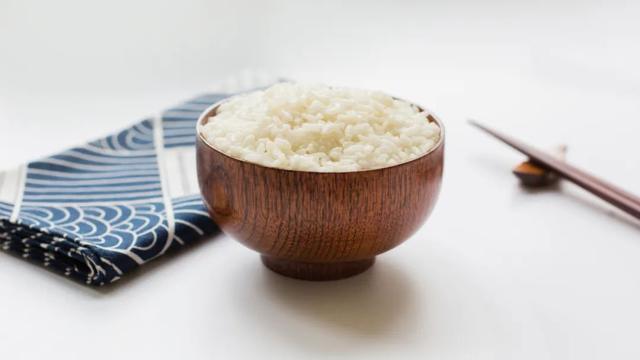 蔬菜|“轻食”减脂又美味，小心营养不均衡，越吃越胖越虚弱？