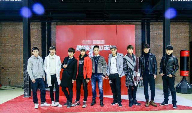 肖战|肖战出道五周年！所在组合被盼解散，休学、恋爱、被曝隐婚太戏剧