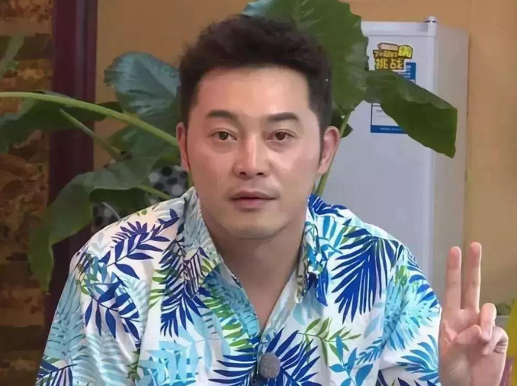 沙溢|沙溢：没钱买房住岳母家4年，7人挤三个房间，走红后给岳母买豪宅