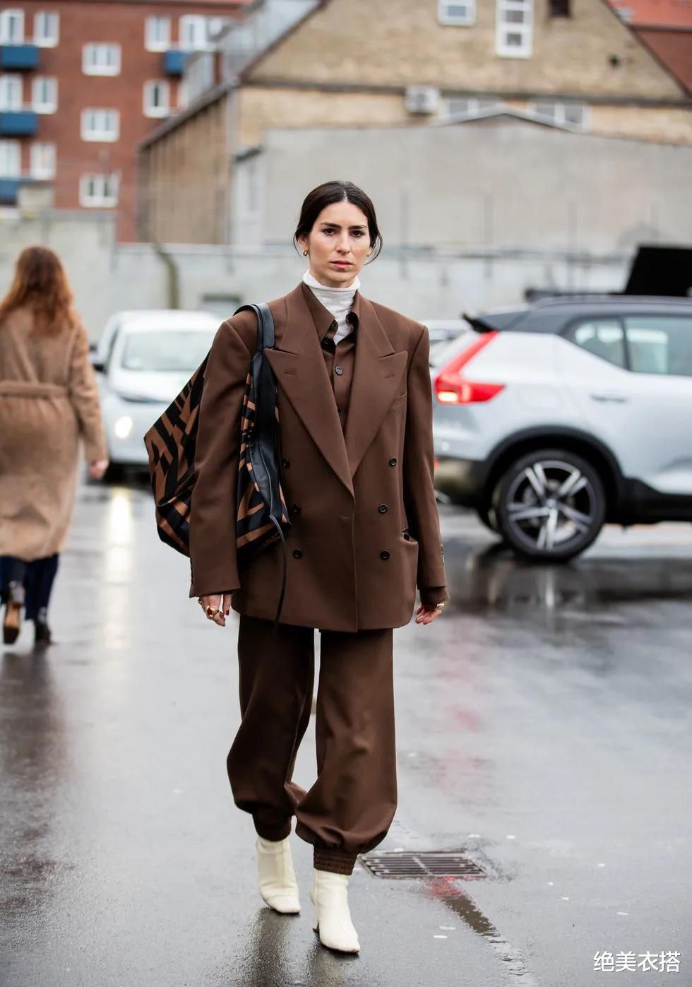 绝美衣搭|不懂“流行色”，还敢称时髦精？人气配色力+穿搭重点，超值干货