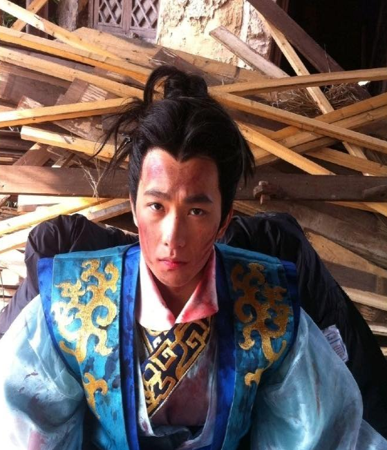 杨洋|《你是我的荣耀》杨洋以往微博贴文被扒！网友：火了于途伤害了杨洋