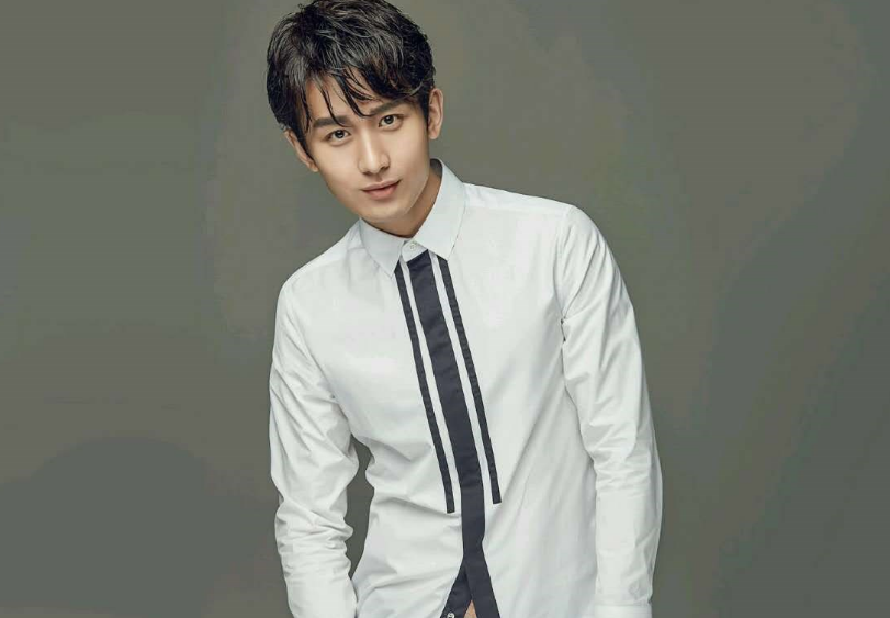 成毅|成毅习惯苦是放心里的，泪与伤心是不示于人的，习惯照顾保护别人