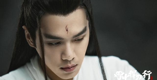 徐凤年|雪中悍刀行:徐凤年初恋上线,春神湖一吻定情,能唤神兽驮碑而出