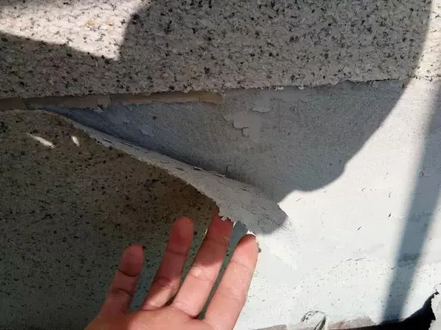 真石漆为什么会成片脱落?