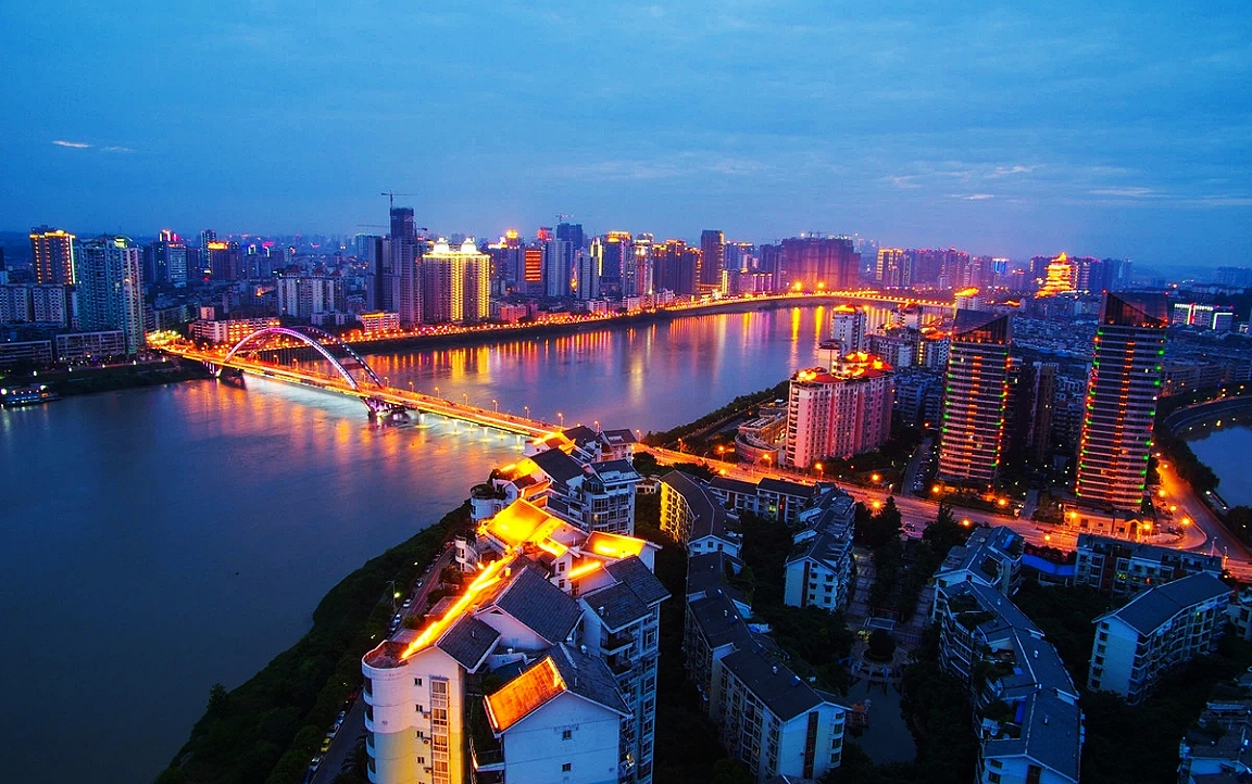 景顺长城 我国西部第一大省，将建设一轴两翼三带，打造全国重要经济增长极