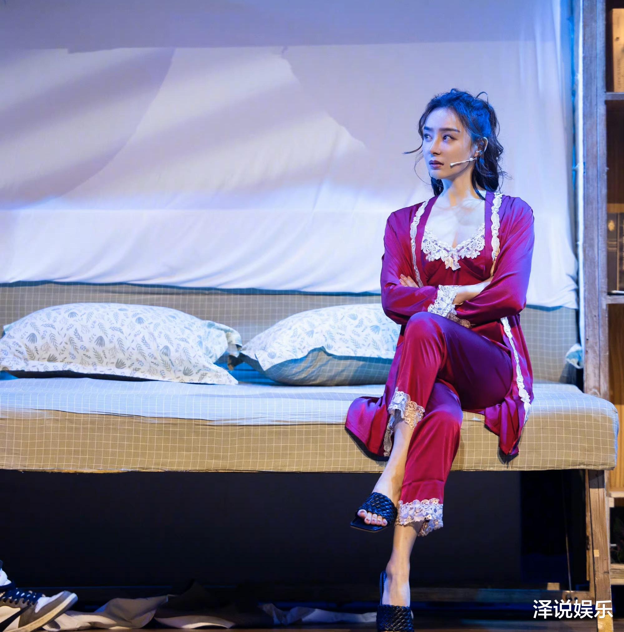 王珞丹|袁姗姗出演话剧，王珞丹感到有点崩溃，真因令人哭笑不得