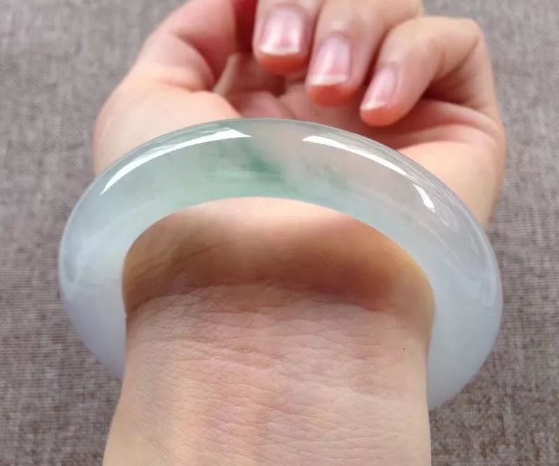 翡翠|翡翠也是带仙气儿的,你知道吗?