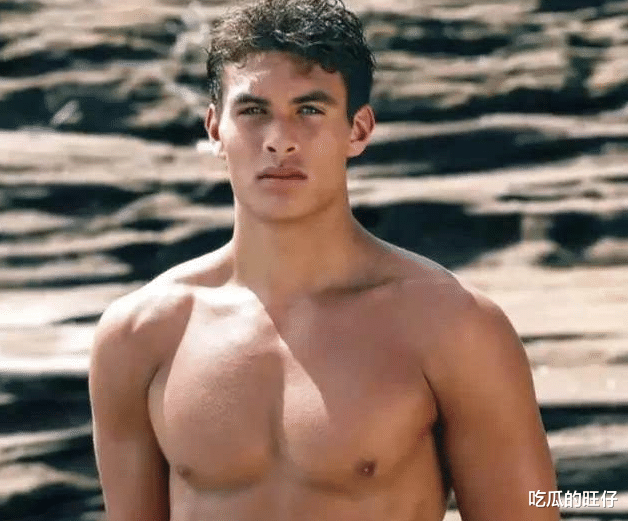 杰森·莫玛|42岁海王有多痴情？8岁爱上未来老婆，盛宠爱妻16年，把她当女王