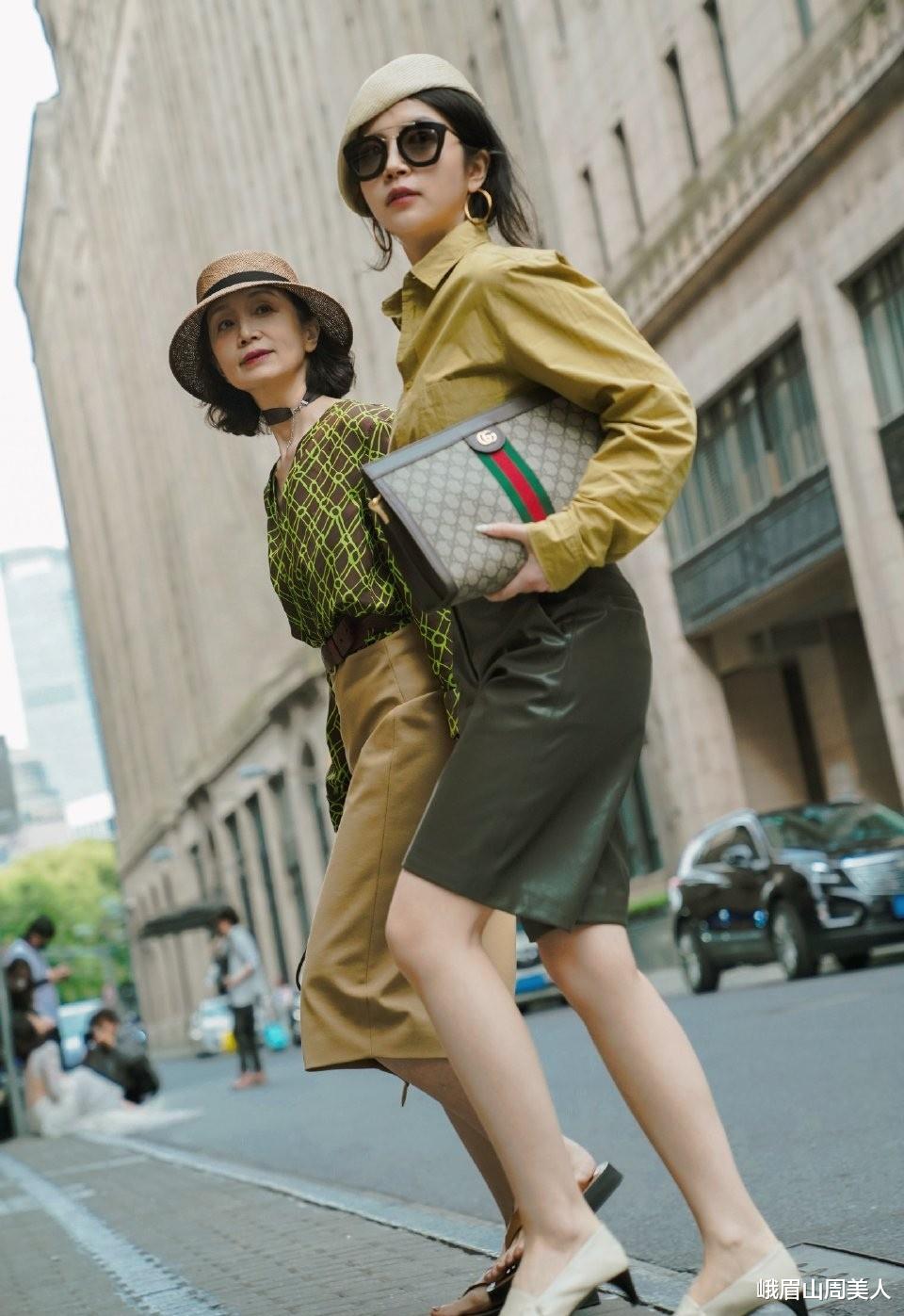 峨眉山周美人|女人过了50岁,夏天少穿长裤子,学三木妈妈这样穿,优雅又时尚