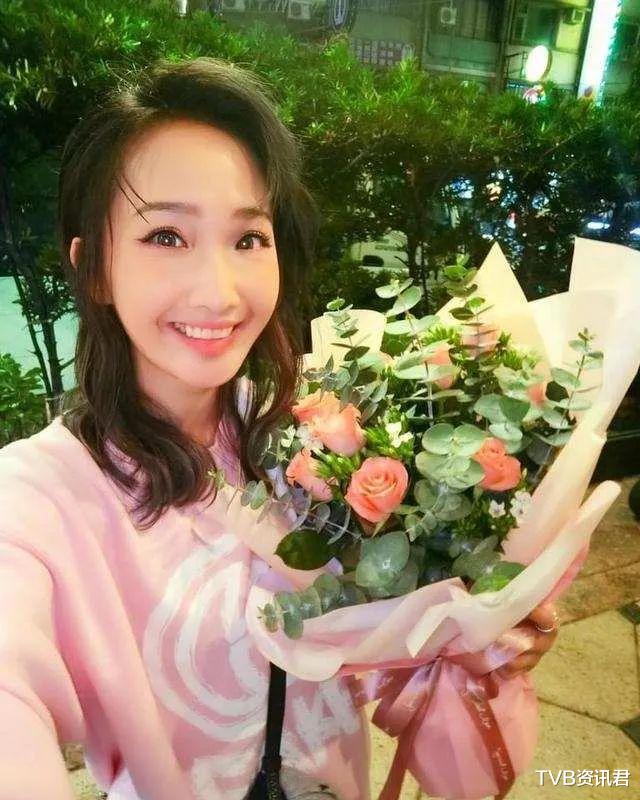 |双重打击！39岁女星罹患乳癌与交往12年男友分手：走了也是一个人