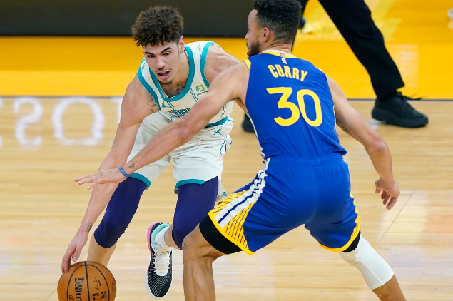 斯蒂芬·庫里|7人得分上雙，聯(lián)盟第一！勇士豪取3連勝，格林三雙創(chuàng)紀(jì)錄