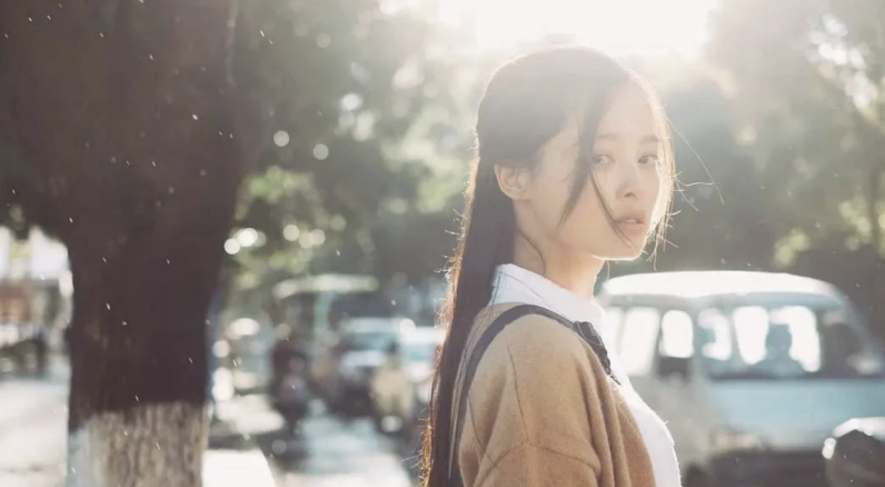 李嫣|辛芷蕾：拒绝给父亲买电脑成一生遗憾，今给弟弟买车买房娶媳妇