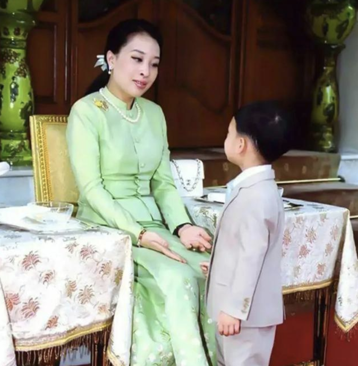 帕公主會成為泰國第二代女王？升級被扶正，因提幫功行為舉止嚇人-圖4