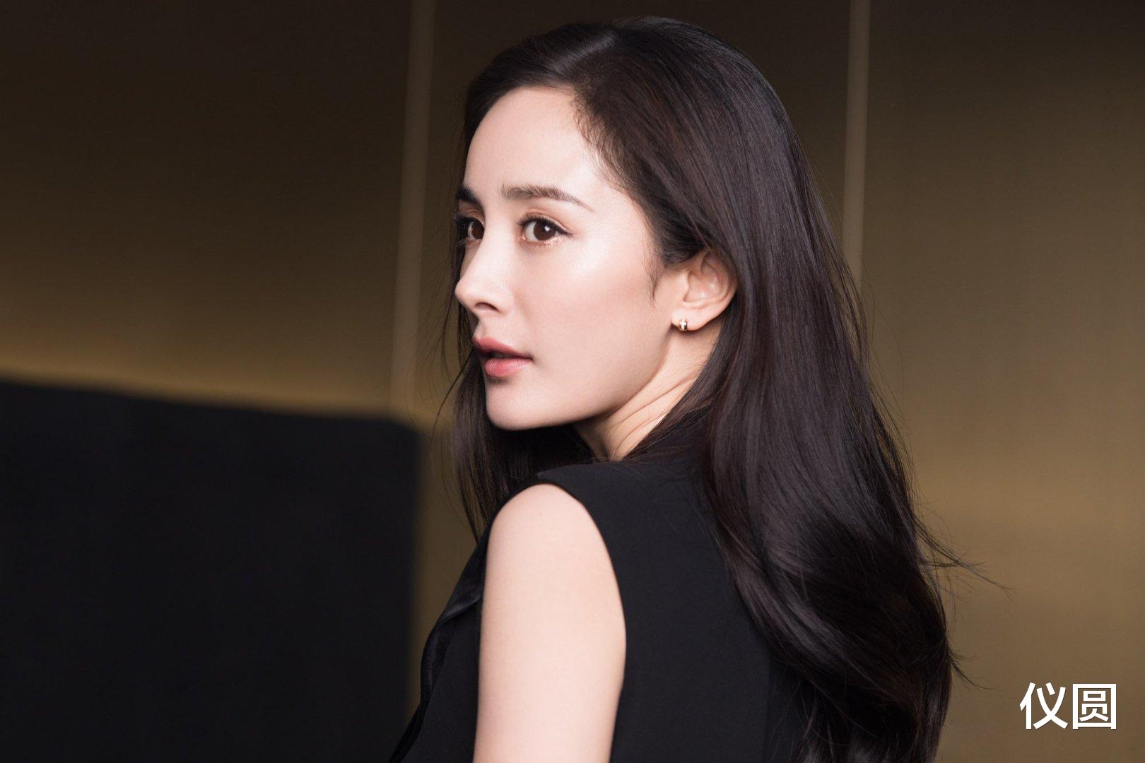 杨幂|杨幂神情静谧的恬淡，网友，这是哪位神仙