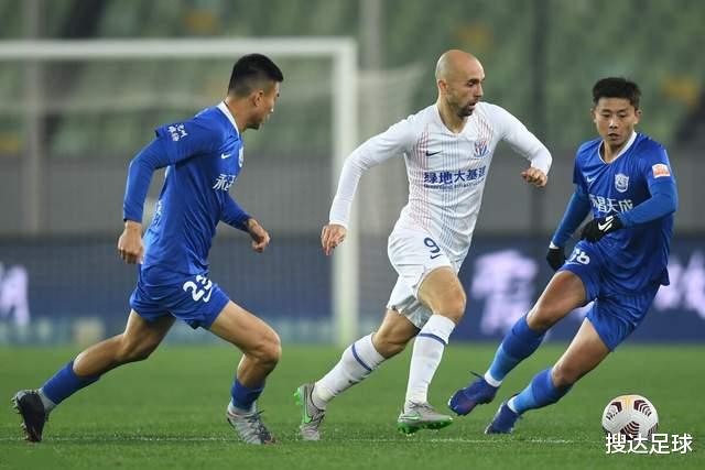 中超|1-1！中超奇葩一幕：外援制造内讧+与队友互殴，2人被直接罚下