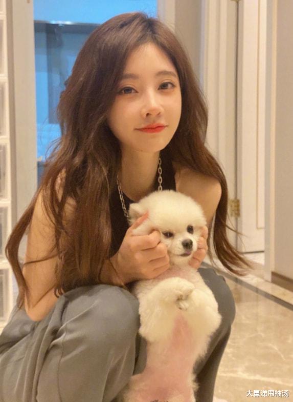 吴倩|冯提莫生日歌会即将开启，挑战自我尝试新曲风，网友：又转型了？