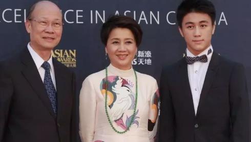 梁安琪|何超琼当家人地位恐不保？梁安琪母凭女贵，抱上首富大腿