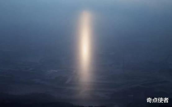 |犹如科幻大片！哈尔滨夜空出现数条“神秘光柱”，这是什么情况？