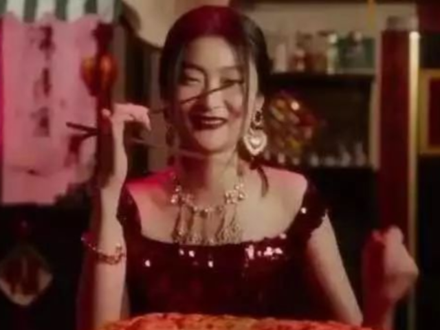 莫文蔚|穿辱华品牌公开道歉后，莫文蔚若无其事继续开演唱会，现场座位空了一半