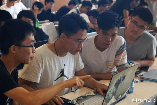 hr|资深HR揭露面试真相：我们不招“三无”本科生，原因让人哑口无言