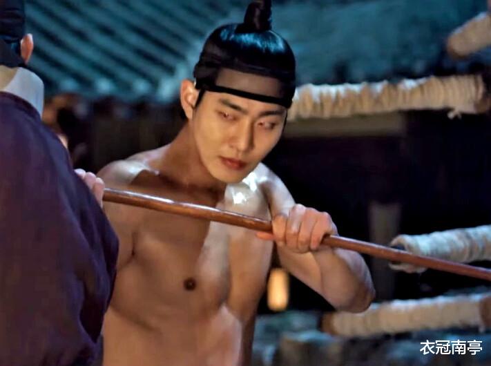 衣冠南亭|《红天机》金裕贞绝美古装成爆款！安孝燮爆肌魔变吸眼球！