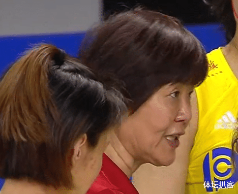 中國隊(duì)|中國女排3-0橫掃墊底隊(duì)！郎平不滿喊話隊(duì)員：腦子清楚點(diǎn)，不要急