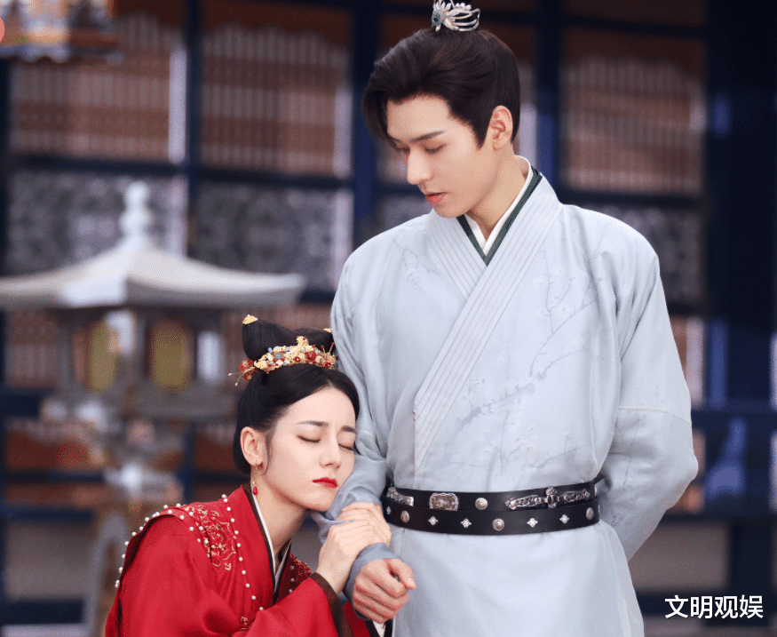 迪丽热巴|《安乐传》还没拍完，龚俊迪丽热巴双双有了新身份，果真是顶流