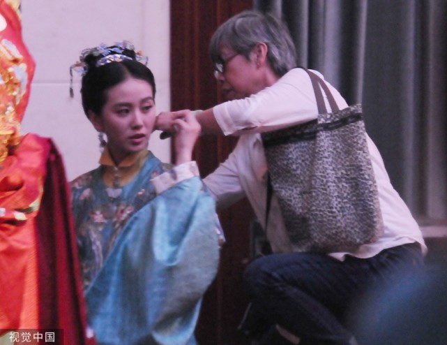 刘诗诗|敬业、谦虚，彰显时尚风采的都市女性：刘诗诗