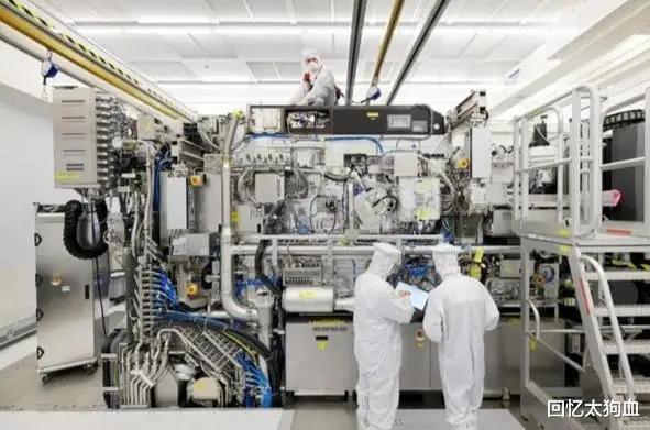 回忆太狗血|“举国之力也造不出高端芯片”,张忠谋万万没想到,现在风向变了