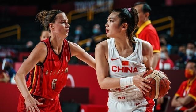 雪落无尘谈|李月汝百发百中砍14+8，李梦11+7，中国女篮晋级成三大球唯一独苗
