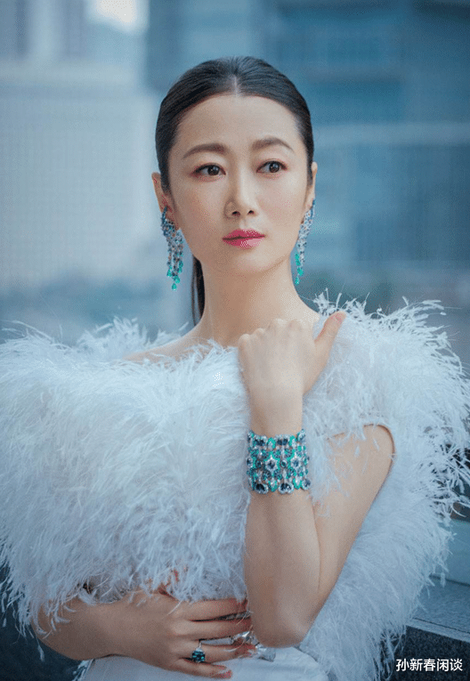 贾樟柯|为保身材做丁克一族,10多年不吃晚餐,43岁“影后”老态尽显