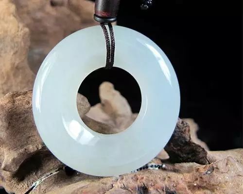 琥珀|看看几种最有收藏的玉石