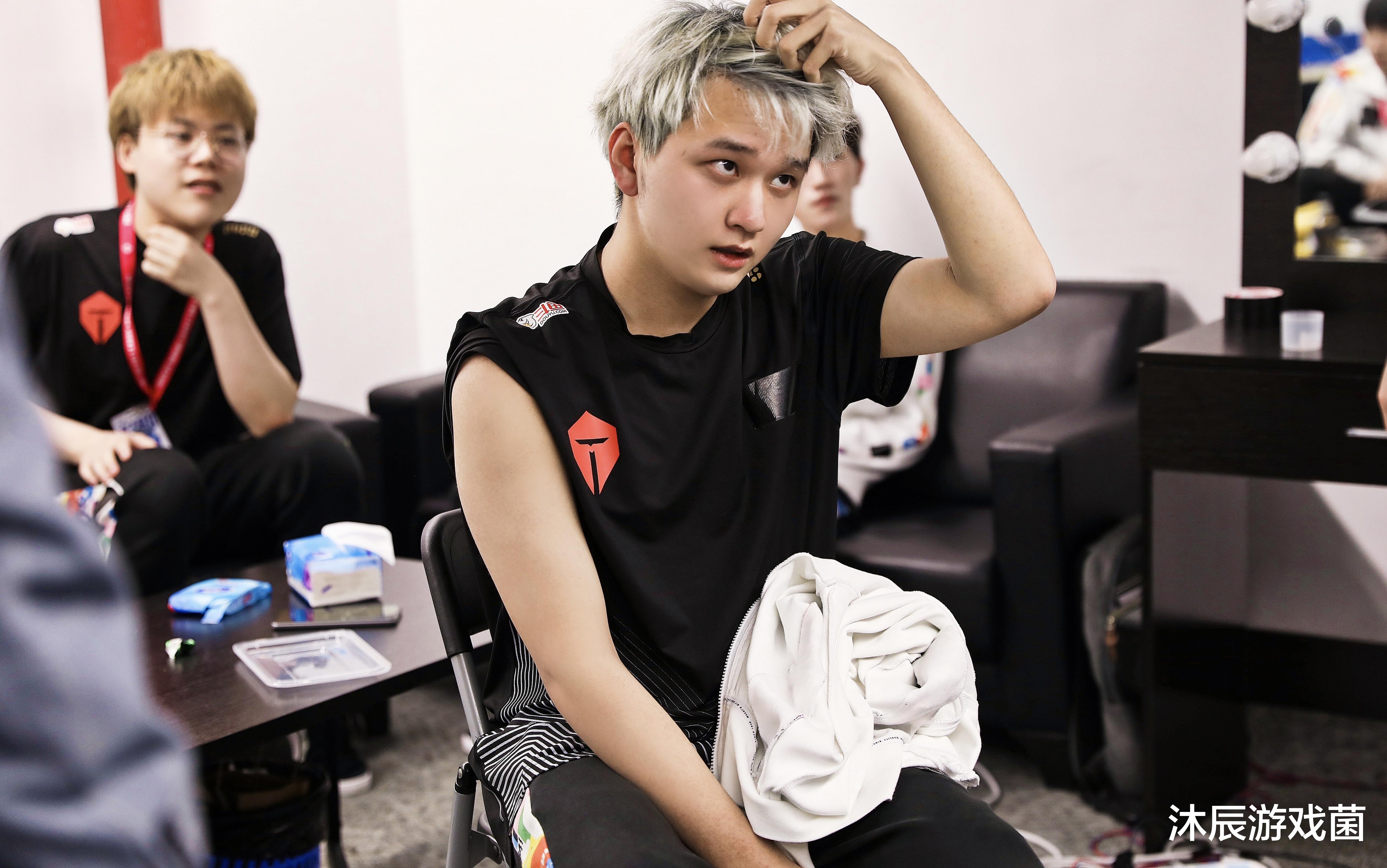 打野|湘军直播预测eStar夺冠，不然比不上花海，清清是TTG关键人物