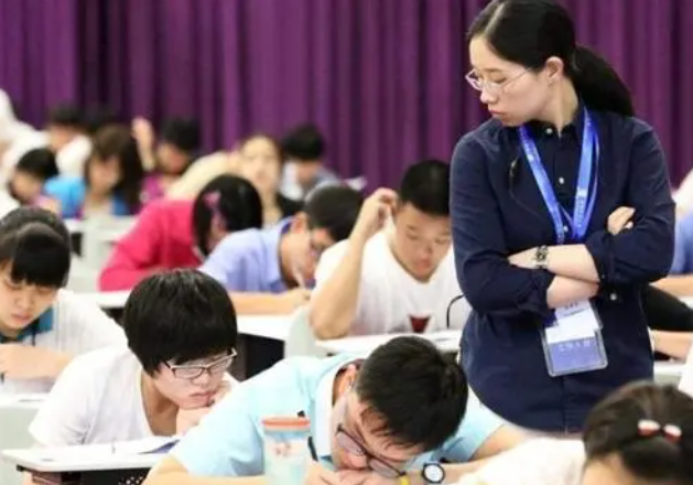 考试|高考结束后,回收草稿纸成考生一大疑惑,直接带走不是更方便吗?