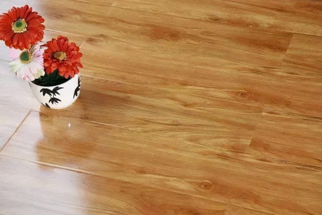 衣帽间|新房装修要怎么选择地板?是木地板好还是瓷砖好?小白来看看