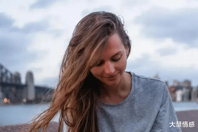 大慧情感|别再自我欺骗，他真的不爱你，清醒点