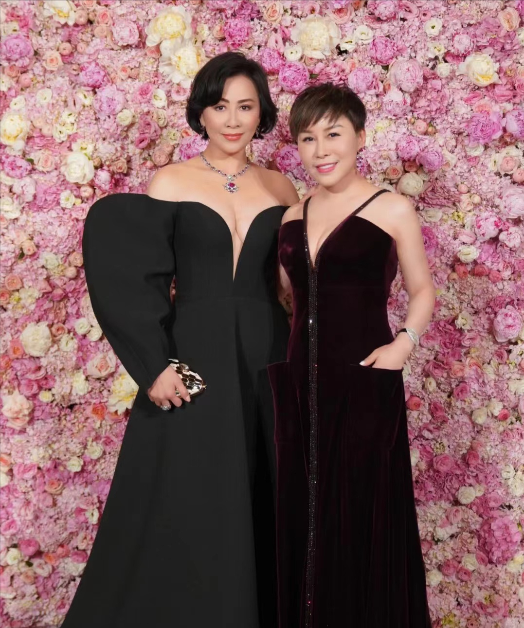 刘嘉玲|刘嘉玲56岁生日派对现场曝光，好身材艳压全场，梁朝伟穿西装腼腆亮相